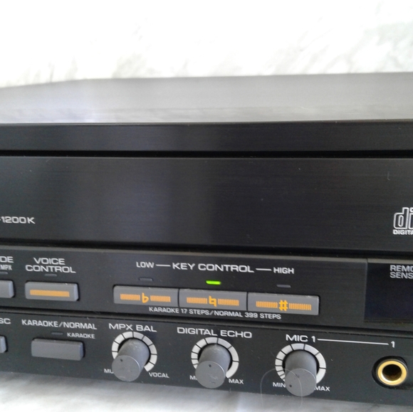 YAMAHA CDV-1200K Natural Sound Laser Disc Karaoke CD CDV LD Player video tested - Picture 3 of 7